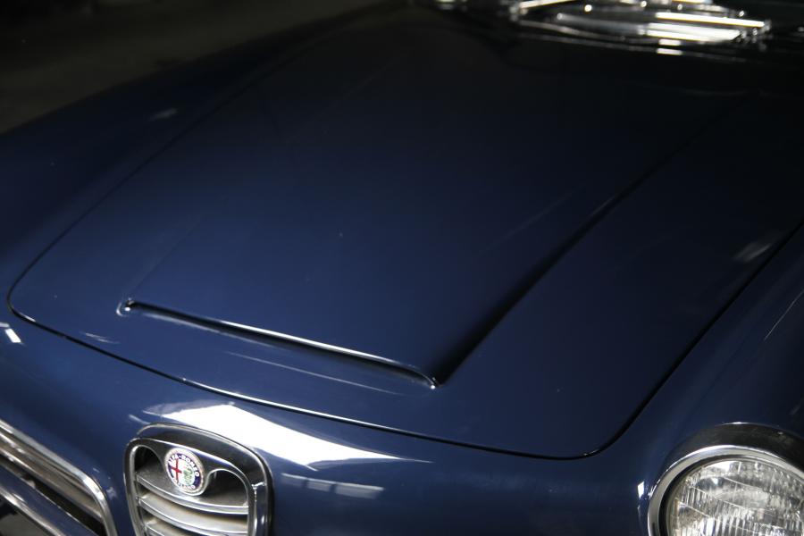 Детали экстерьера Alfa Romeo 2600 Spider (106) 1962 года  (фото 31 из 39)